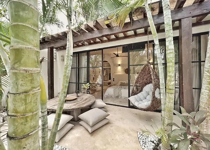 Oasis Heated Private Pool Daily Housekeeping Prime Location