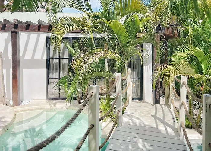 Oasis Heated Private Pool Daily Housekeeping Prime Location