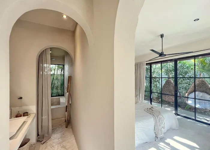 Oasis Heated Private Pool Daily Housekeeping Prime Location
