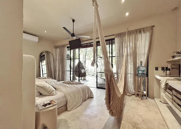 Oasis Heated Private Pool Daily Housekeeping Prime Location