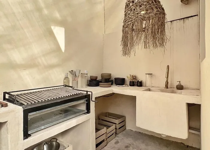 Oasis Heated Private Pool Daily Housekeeping Prime Location Villa *