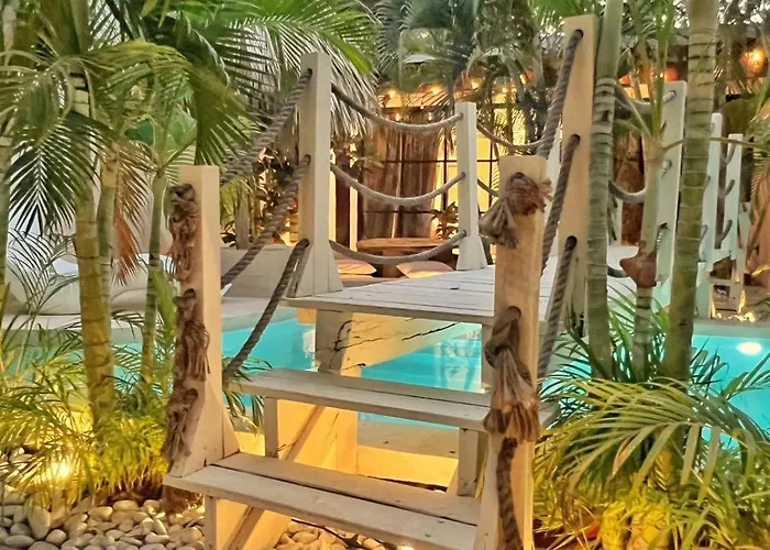 Oasis Heated Private Pool Daily Housekeeping Prime Location *