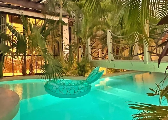 Oasis Heated Private Pool Daily Housekeeping Prime Location *
